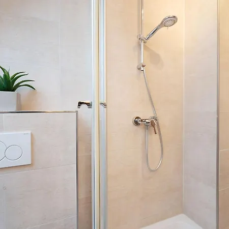 Mittelweg 6 4 Apartament